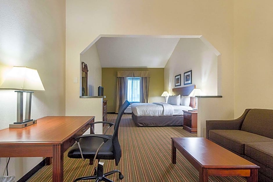 Quality Inn & Suites West Chase
