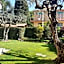 Aurelia Garden Gold B&B