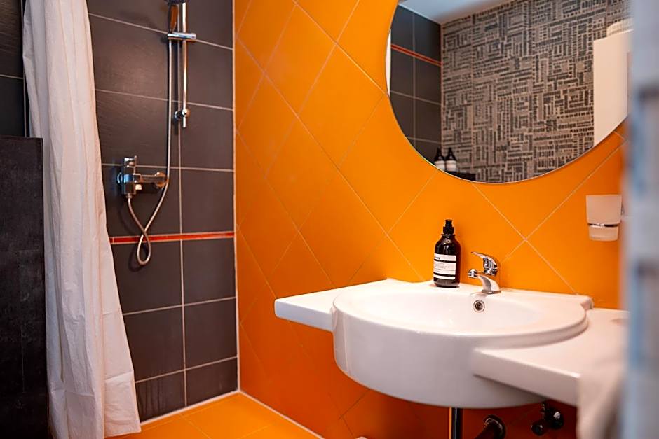 Honeybee Properties Mosel