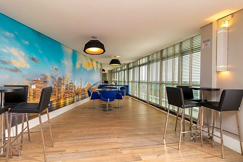 7th Avenue - Centro | Curitiba | Gonzaga Stays