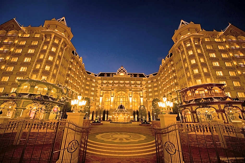 Tokyo Disneyland(R) Hotel