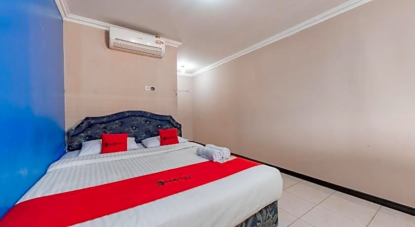 RedDoorz Syariah @ Cibadak Sukabumi