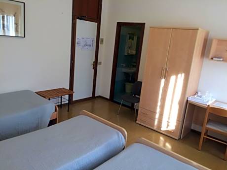 Triple Room with Private Bathroom