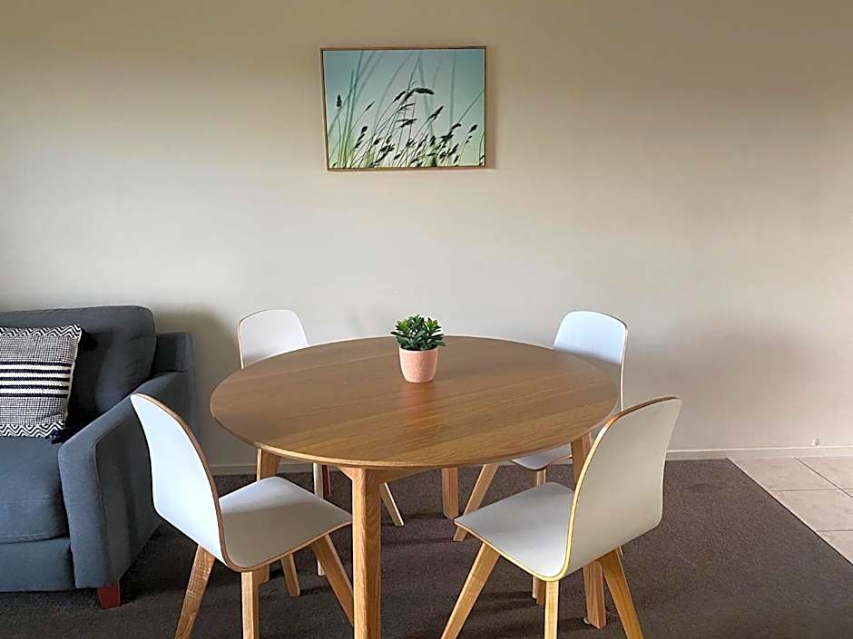 Alpine Lake Motor Lodge