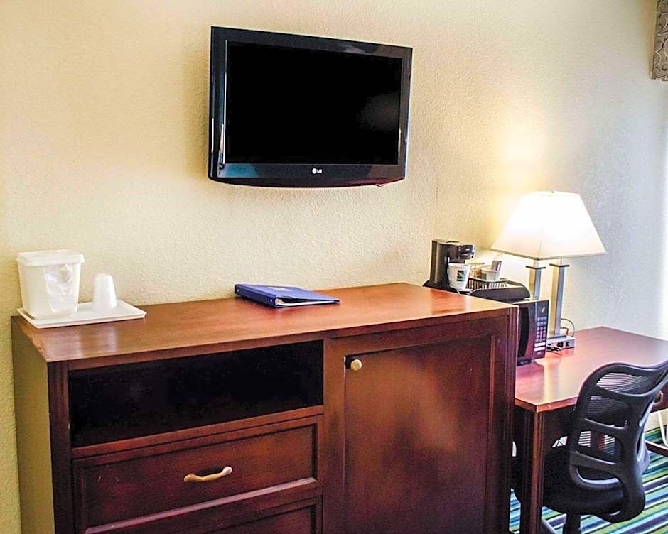 Quality Inn & Suites Medina - Akron West