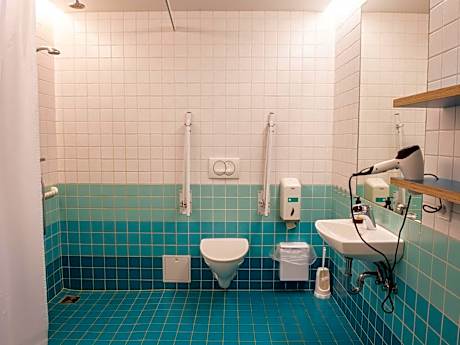Quadruple Room with Private Bathroom