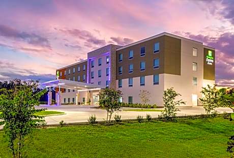 Holiday Inn Express & Suites Macclenny By IHG