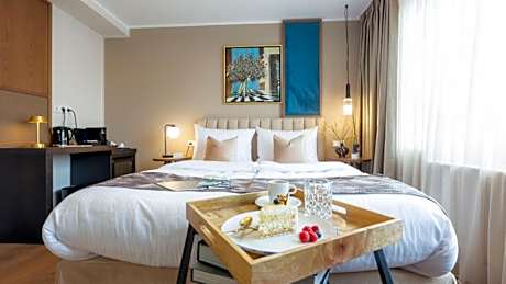 Delphi Hotel & Restaurant