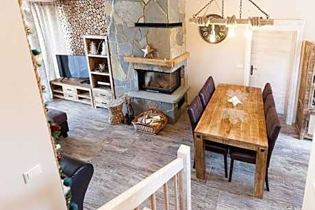 Apartment with Mountain View