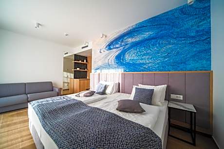 Deluxe suite Crystal with balcony and partial sea view