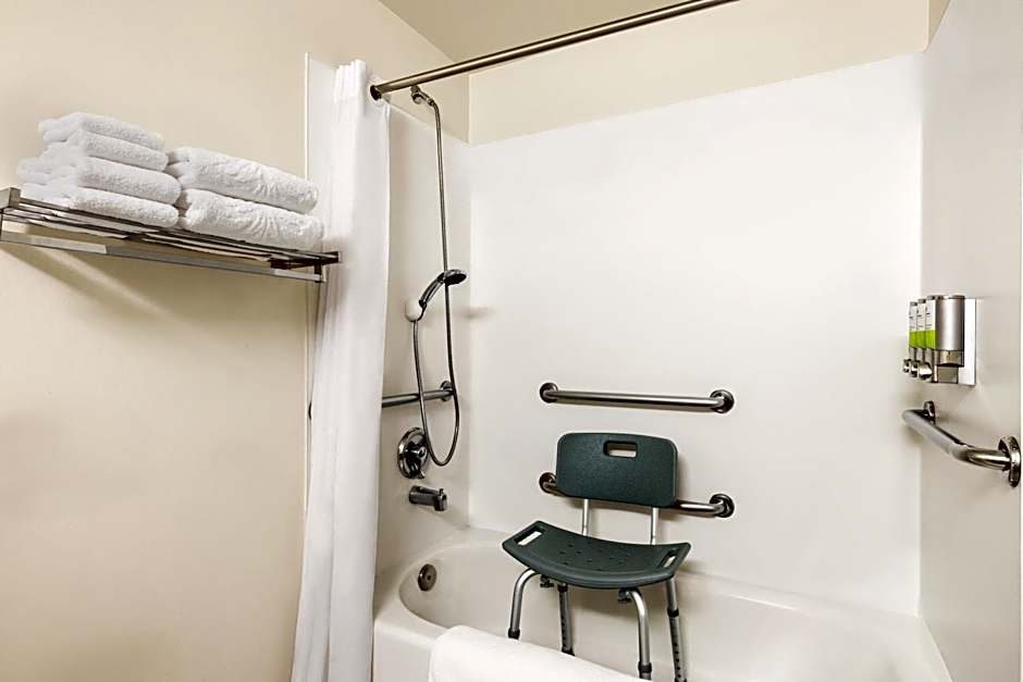 University Inn - A Staypineapple Hotel