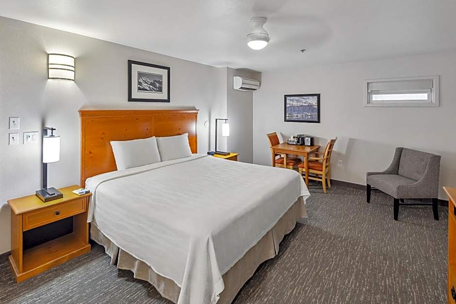 Photo 1 of 2 of 1 King Bed, Accessible