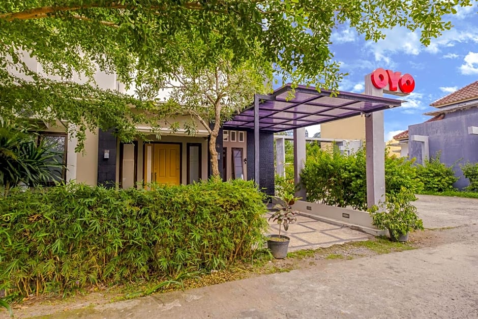 OYO 2284 Grand Villa Meninting