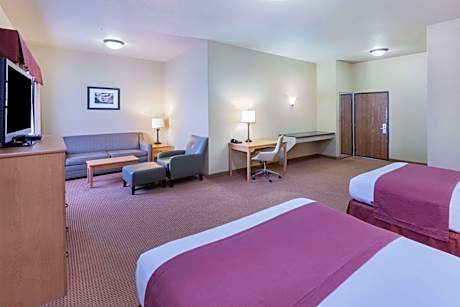 Deluxe Queen Suite - Non-Smoking