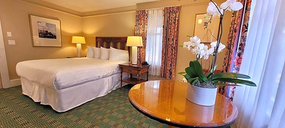Butterfly Grove Inn
