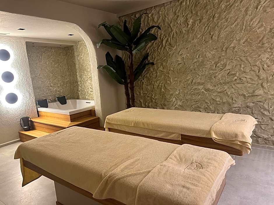 Ata Park Hotel