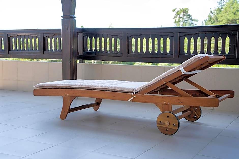 Rusaliite Adventure House