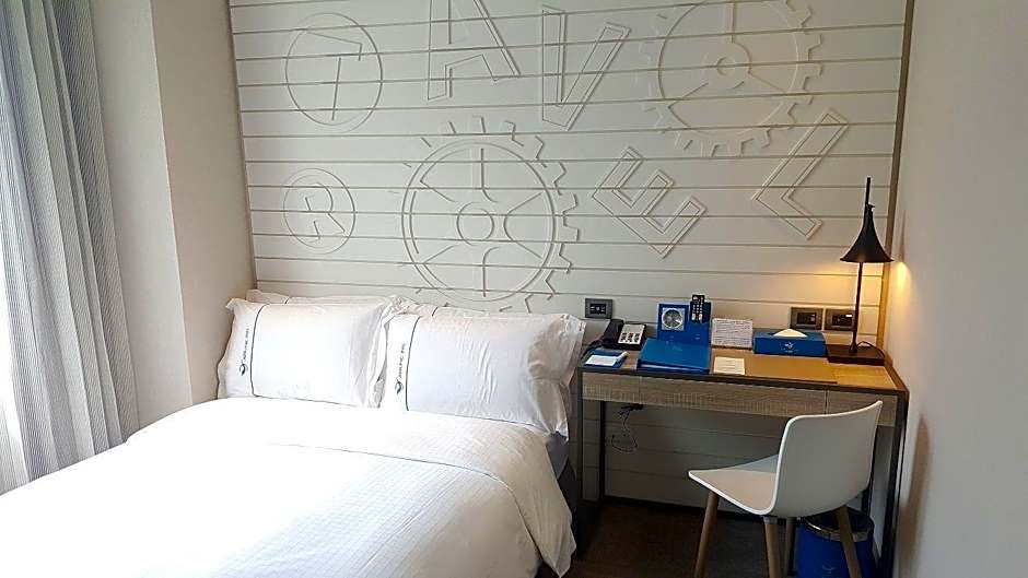 Airline Inn - Kaohsiung Station 