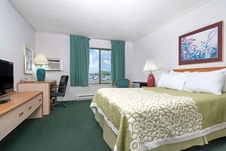 1 King Bed Non-Smoking