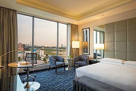 Executive King Room with Lounge Access
