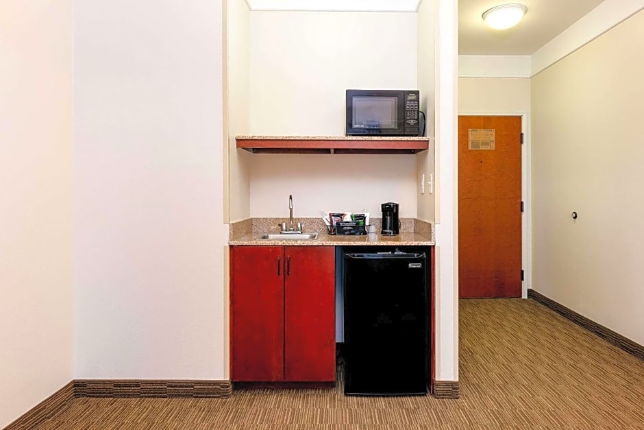 Comfort Inn & Suites Savannah Airport