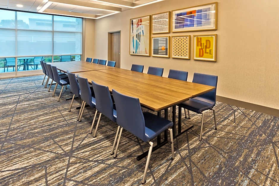 Holiday Inn Express Columbus Northeast By IHG