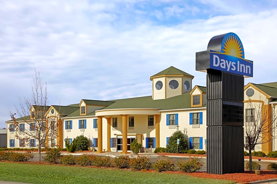 Days Inn by Wyndham Shallotte