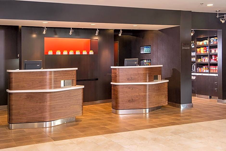 Courtyard by Marriott Richmond West