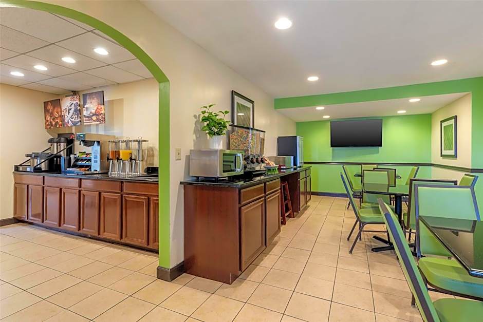 Sure Stay Hotel by Best Western East Brunswick Inn