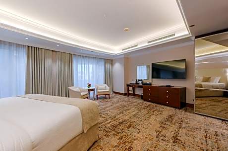 Royal Two-Bedroom Suite
