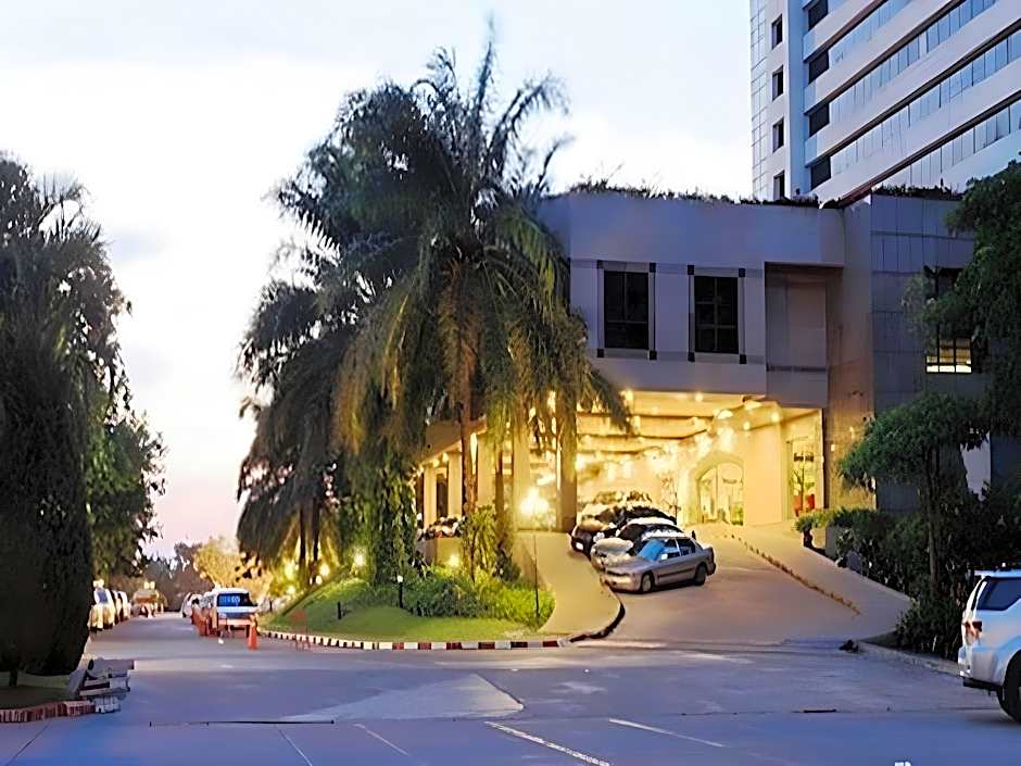 Twin Lotus Hotel
