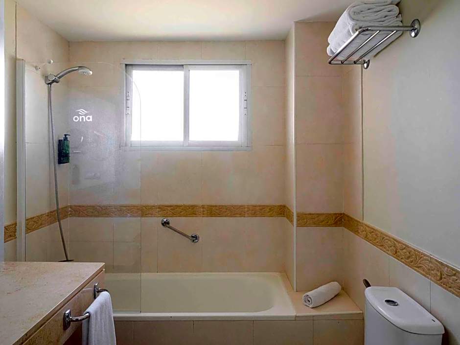 Ona Marinas de Nerja Spa Resort