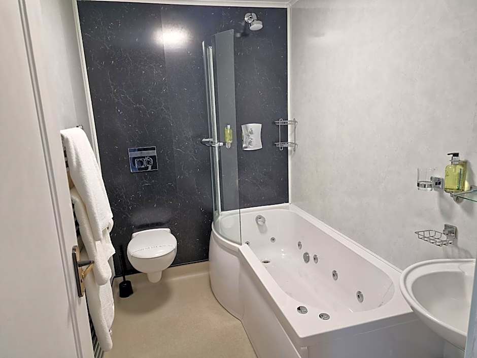 The Radnorshire Arms Hotel