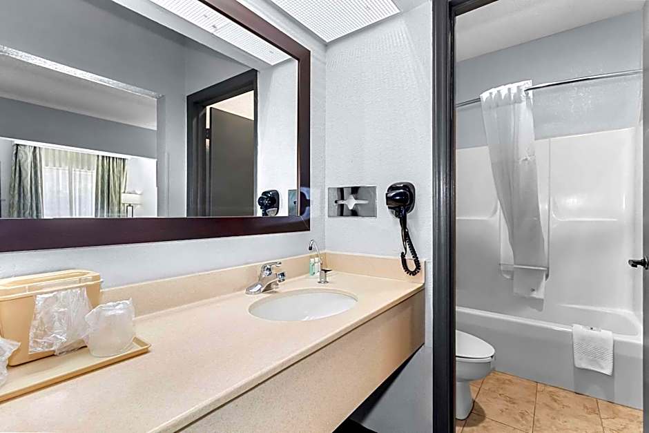 Quality Inn & Suites Florence Civic Center