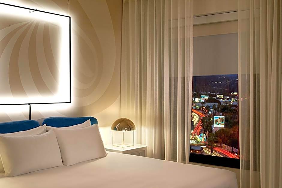 The Valorian Los Angeles, Curio Collection by Hilton