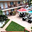 Carlton House Motel and Suites