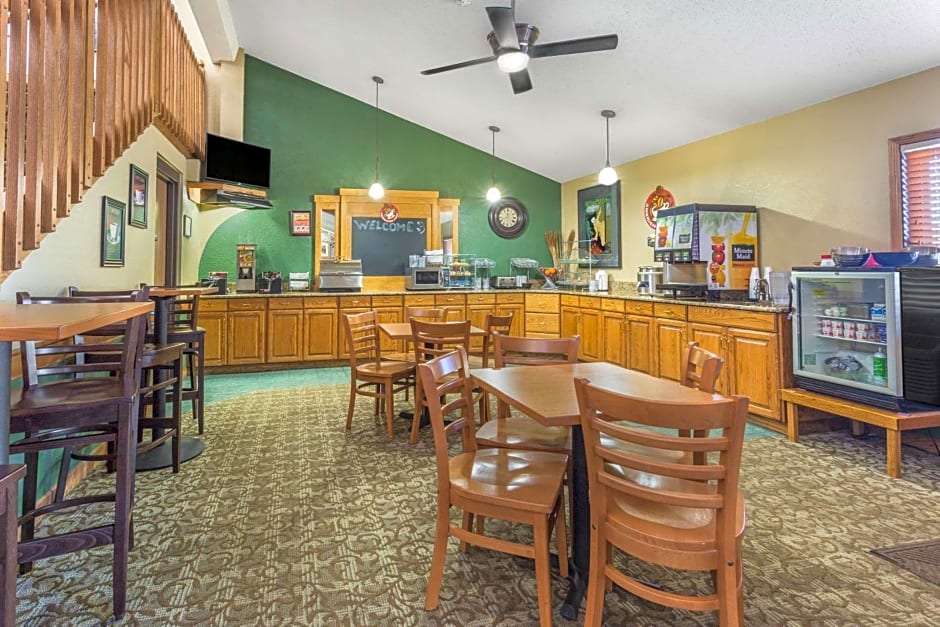 AmericInn by Wyndham Menominee