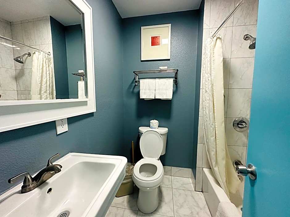 Casa Blanca Inn & Suites Whittier