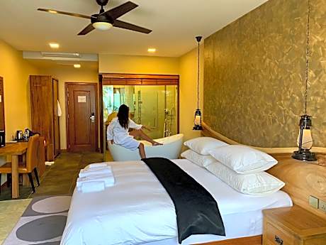 Ultimate With Balcony Sea View