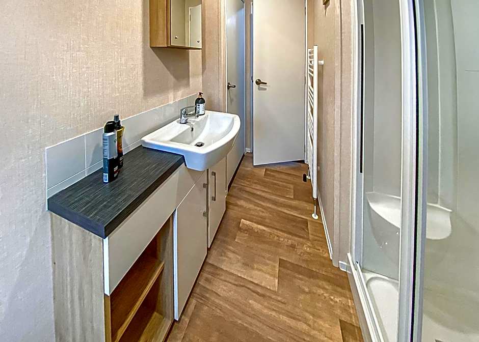 Ogwen Bank Caravan And Lodge Park