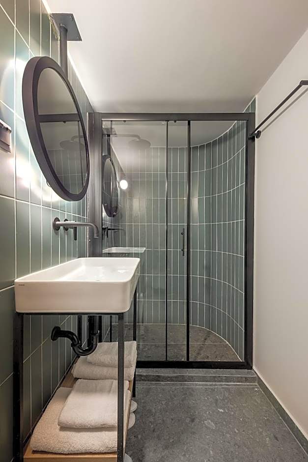 Bonnie Athens by Nin&Bau