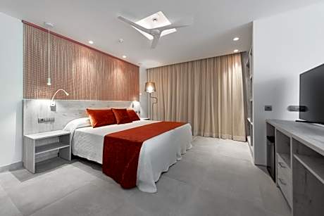 Junior Suite with Garden View