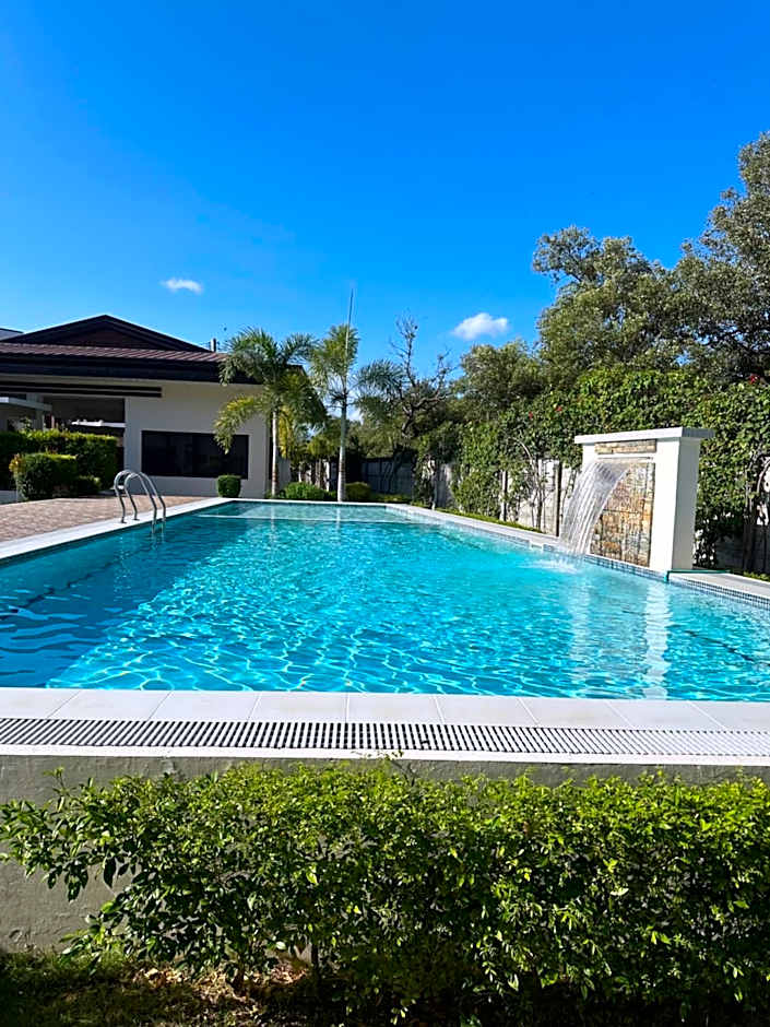 Almond drive Condo Cozy 1BR Talisay