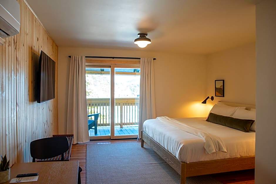 Adirondack Spruce Lodge