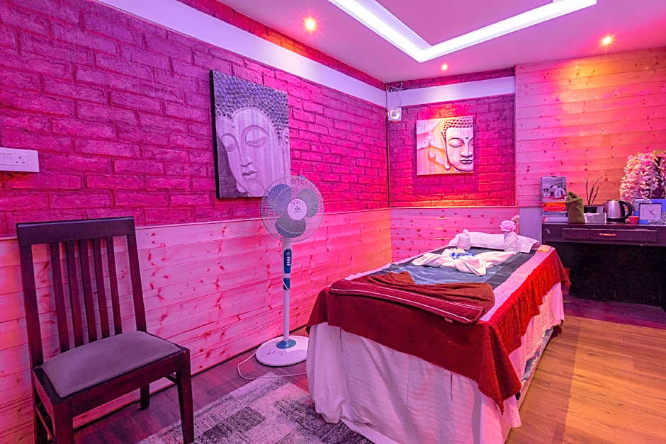 Yashshree Sanderling Mall Road