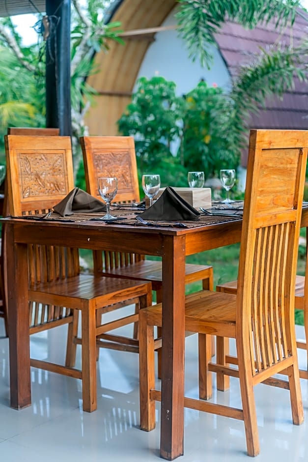 Penida Sunset Ocean View Bungalows by ZUZU