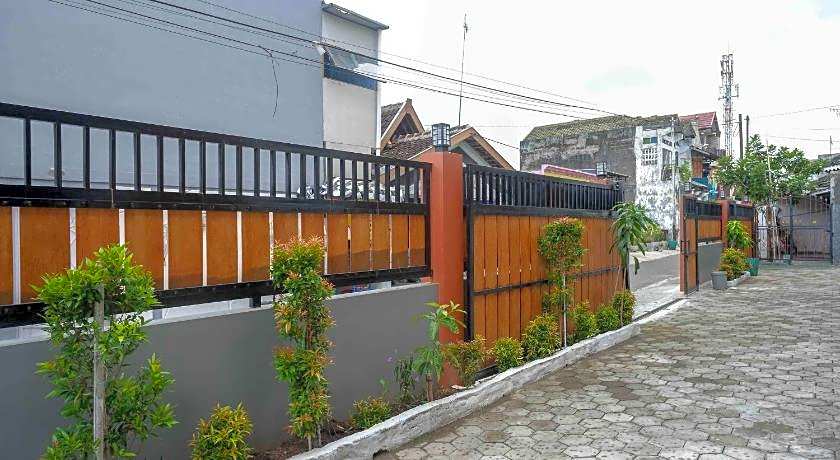 RedDoorz near Terminal Tirtonadi 2