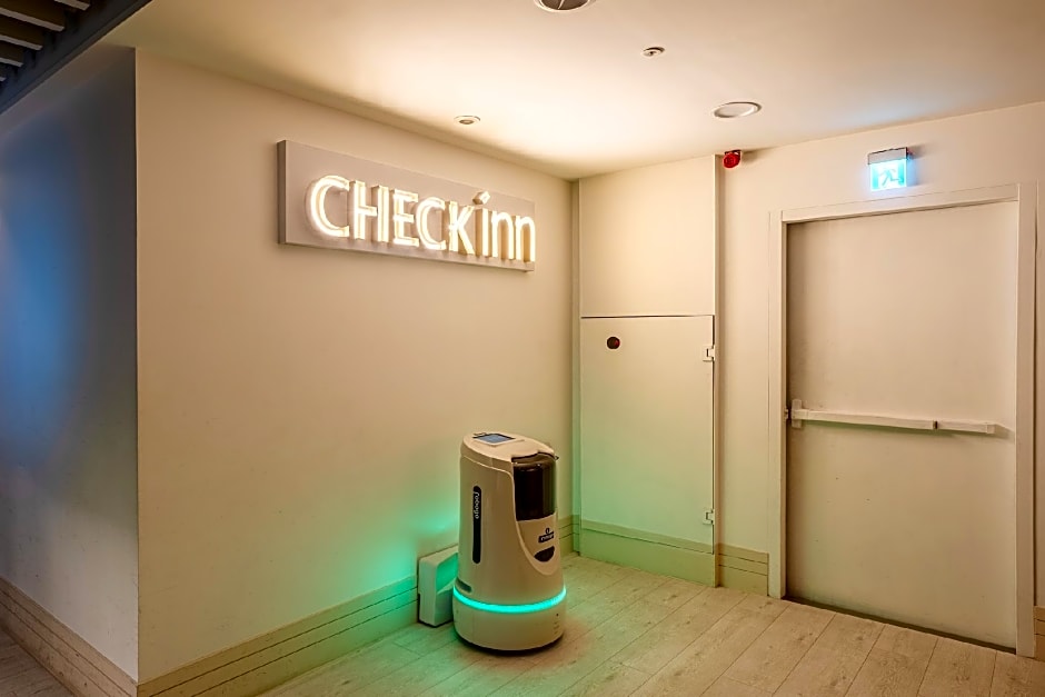 CHECK inn Taipei Xinyi