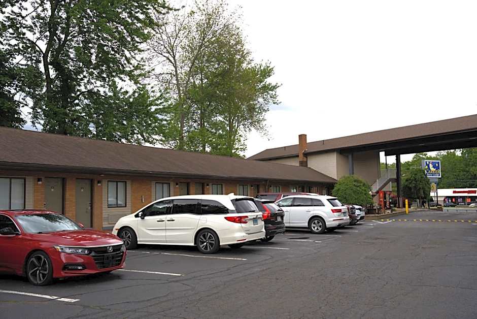 Carrier Motor Lodge