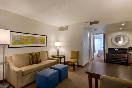  2 ROOM SUITE-1 KING BED - WIFI AVL-SLEEPER SOFA-MICROWAVE-REFRIGERATOR - COMP COOKED TO ORDER BRKFST-EVENING RECEPTION -